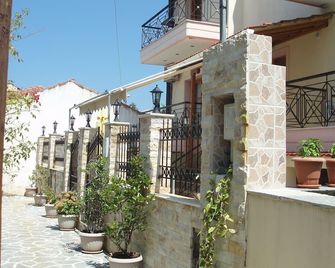 Hellen Studios - Scíathos - Vista del exterior