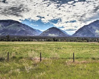 Rustic Hamilton Farmhouse Stunning Mtn Views - Hamilton