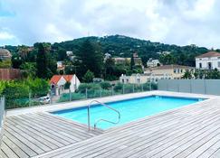 BNB RENTING 1 bedroom apartment in a brand new building with a pool - Cannes - Alberca