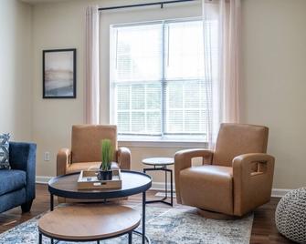 Affordable 4-Bedroom Retreat Near Dt Cartersville - Cartersville - Sala de estar