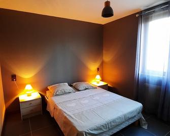 Spacious House With Large Fenced Garden - Cernon - Habitación