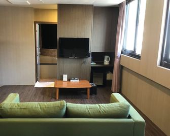 Everyday Hot Spring Hotel - Jiaoxi Township - Living room