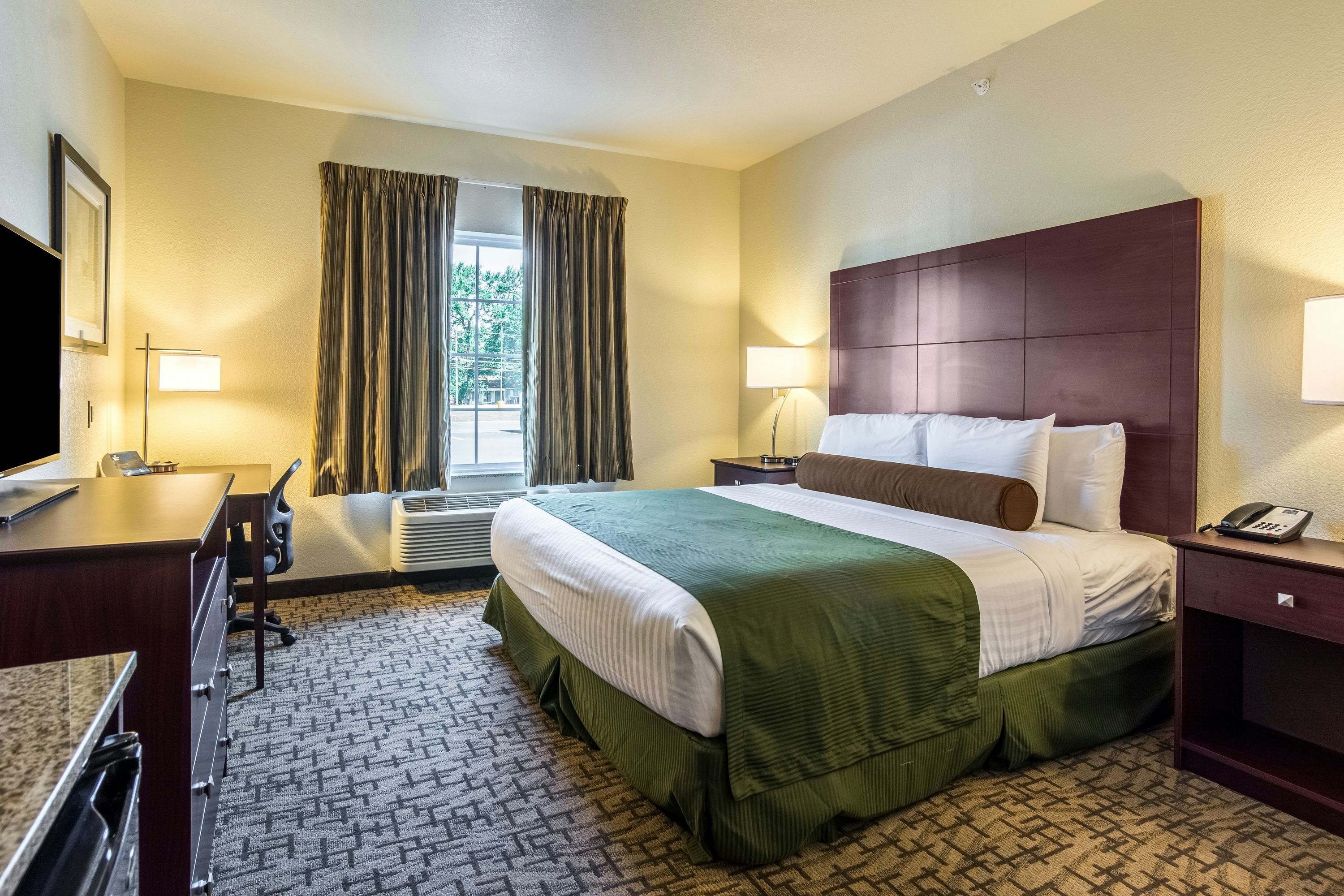 Cobblestone Hotel & Suites - Greenville