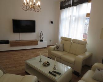 Domizil Adler - Dresden - Wohnzimmer