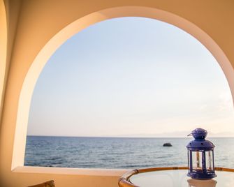 Elea Mare - Monemvasia