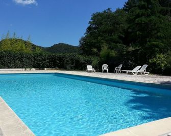 Apart'hotel Les 4 Sources - Ales - Piscina