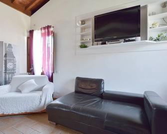 Rome Holidays Resort - Ponte Galeria - Sala de estar