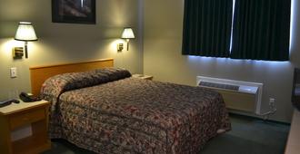 4 Pines Motel - Lillooet - Bedroom