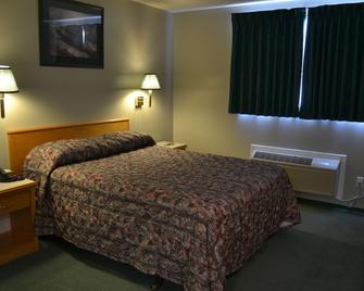 4 Pines Motel - Lillooet - Bedroom