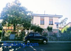 Figura Apartments - Borgo San Lorenzo - Building