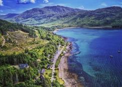 Stunning Knoydart Studio, Best Hot Tub View for 2, E-Bike Hire & Pet Friendly - Mallaig - Building