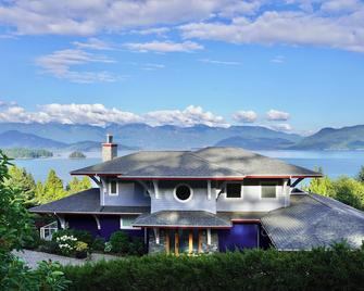 Blue House - Gibsons - Gebouw