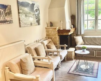 Luxury Seafront House Nearby Delphi, Central Greece - Itea - Wohnzimmer