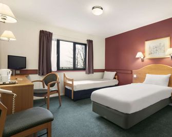 Days Inn by Wyndham Abington M74 - Lanark - Bedroom