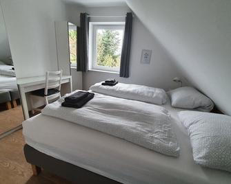 Haus Taybeerweg - Aurich - Schlafzimmer