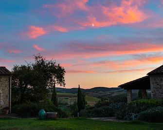 Tenuta Pianirossi - Cinigiano - Vista del exterior