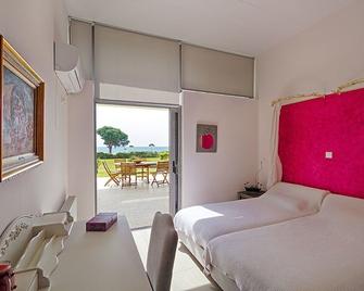 Beach house Hoopoe - Maratón - Habitación