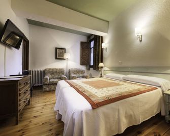 Conde Aznar - Jaca - Habitación