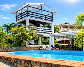 Dennis' Hideaway - Mayreau Island - Pool