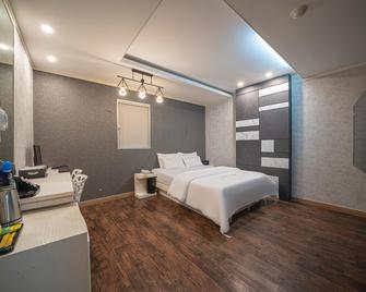 Richi Hotel - Suwon - Habitación