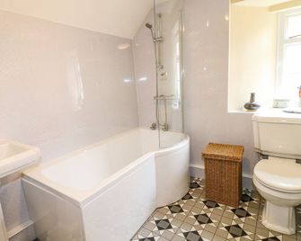 Arch Cottage - Lincoln - Bathroom