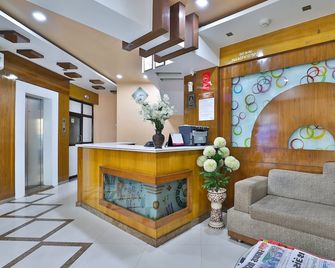 Hotel Merit - Surat - Rezeption