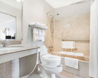 Super 8 by Wyndham Santee - Santee - Bad