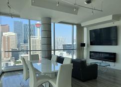 2 Story luxury penthouse in downtown Calgary - Calgary - Comedor