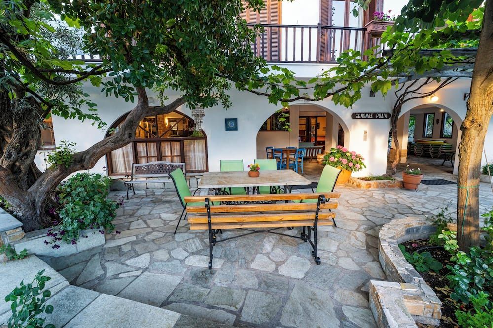 Hotel Rodia - Kala Nera - Patio