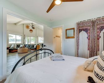 Pet-Friendly Lake Norman Home with Boat Dock! - Mooresville - Bedroom