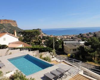 Home Cassis - Maison Méditerranée - Piscine chauffée à 30c - Cassis - Pool
