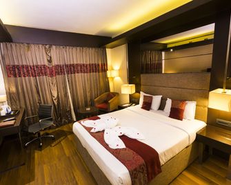Grand Residence - Chennai - Bedroom