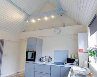 The Lodge Westmoor Farm - Barnetby - Kitchen