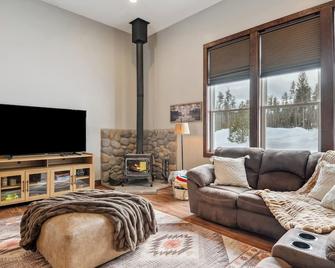 Philipsburg Family & Couples Cabin Ski Hike Relax - Philipsburg - Sala de estar