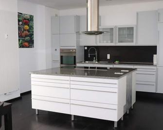 Luxuriöses Apartment - Prien am Chiemsee - Kitchen