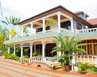 Classic home for travellers - Dar es Salaam - Edificio