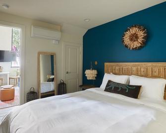 Roami at The Esplanade - New Orleans - Bedroom