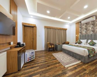 Hotel White Villa Resort Near Rafting Point Yanner - Anantnag