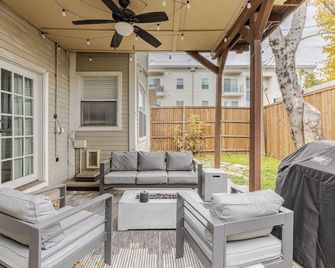 Oak Lawn House by Uptown + Private Backyard - Ντάλας - Βεράντα