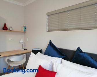 Hills View - Roodepoort - Living room