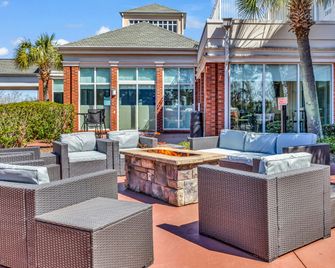 Hilton Garden Inn Myrtle Beach/Coastal Grand Mall - מירטל ביץ' - פטיו