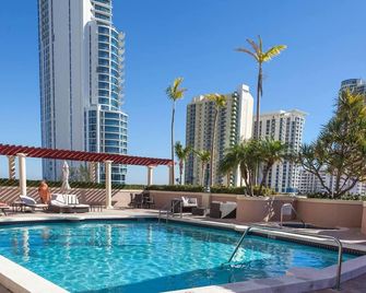 Beautiful Asian Retreat 2bd/2bth Apt. min to Beach - Sunny Isles Beach - Zwembad