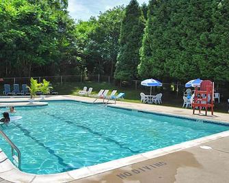 Robin Hill Rv Resort & Campground - Caravan Park - Lenhartsville - Pool
