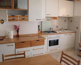 Cozy Charm Near the Beach-beahost - Bibione - Cocina