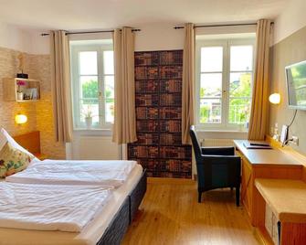 Uno Hotel Chapeau Noir - Free Parking - Linslerhof - Schlafzimmer