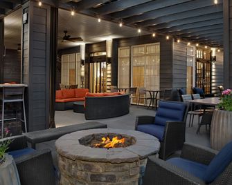 Homewood Suites by Hilton Vancouver/Portland - Vancouver - Innenhof