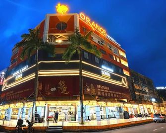 Orange Hotels - Shah Alam - Building