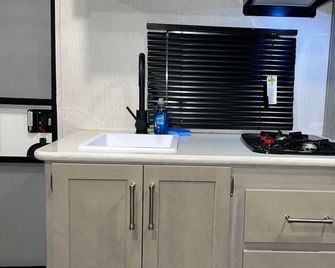 Little Jolly Camper 30+days MTR For The Working Class No Cleaning Fee - Slidell