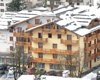 Hotel Canada - Pinzolo - Gebäude