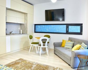 Santorini Apartament - Mamaia - Pokój dzienny